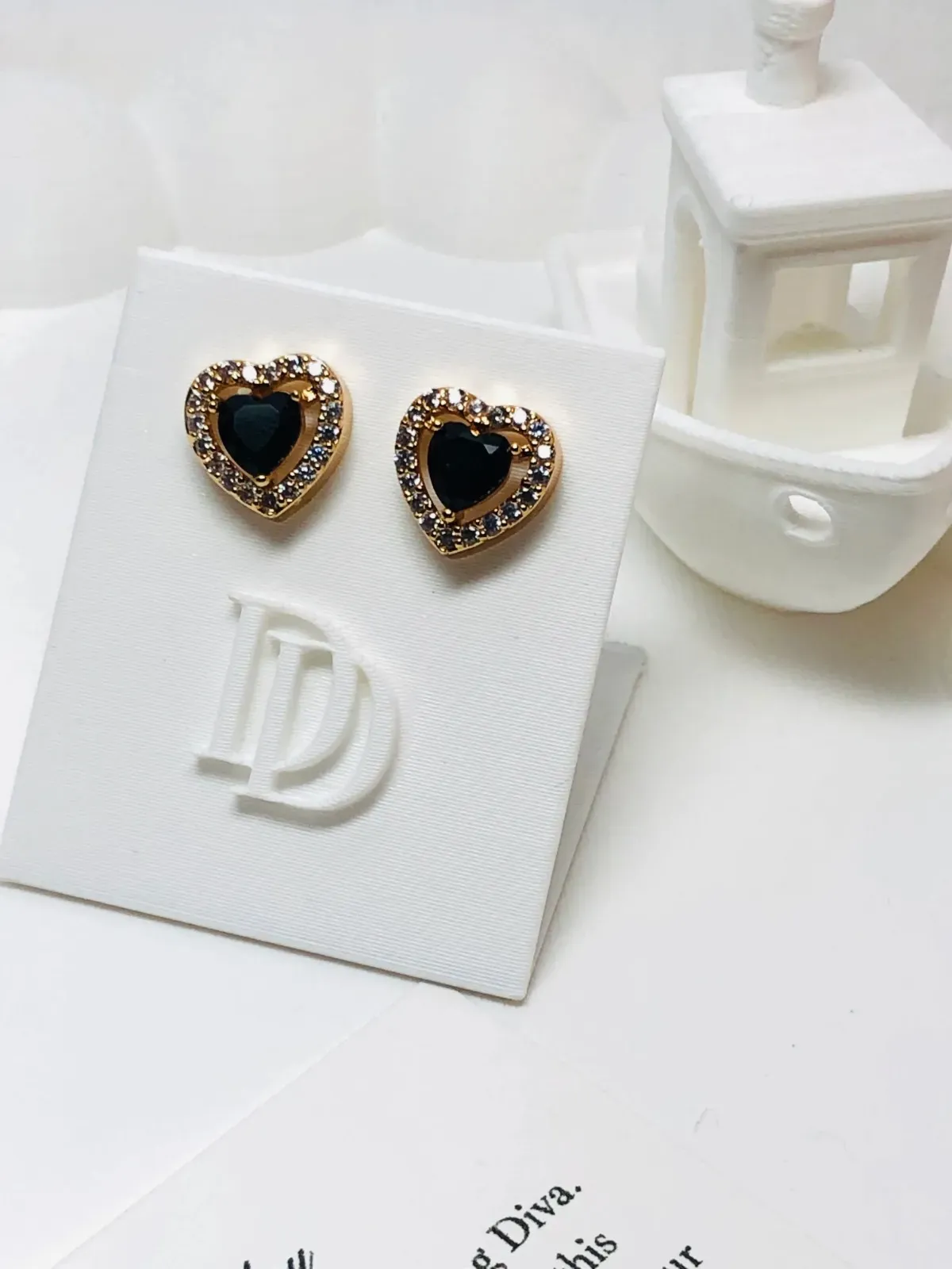 Black heart glow stud - Image 2