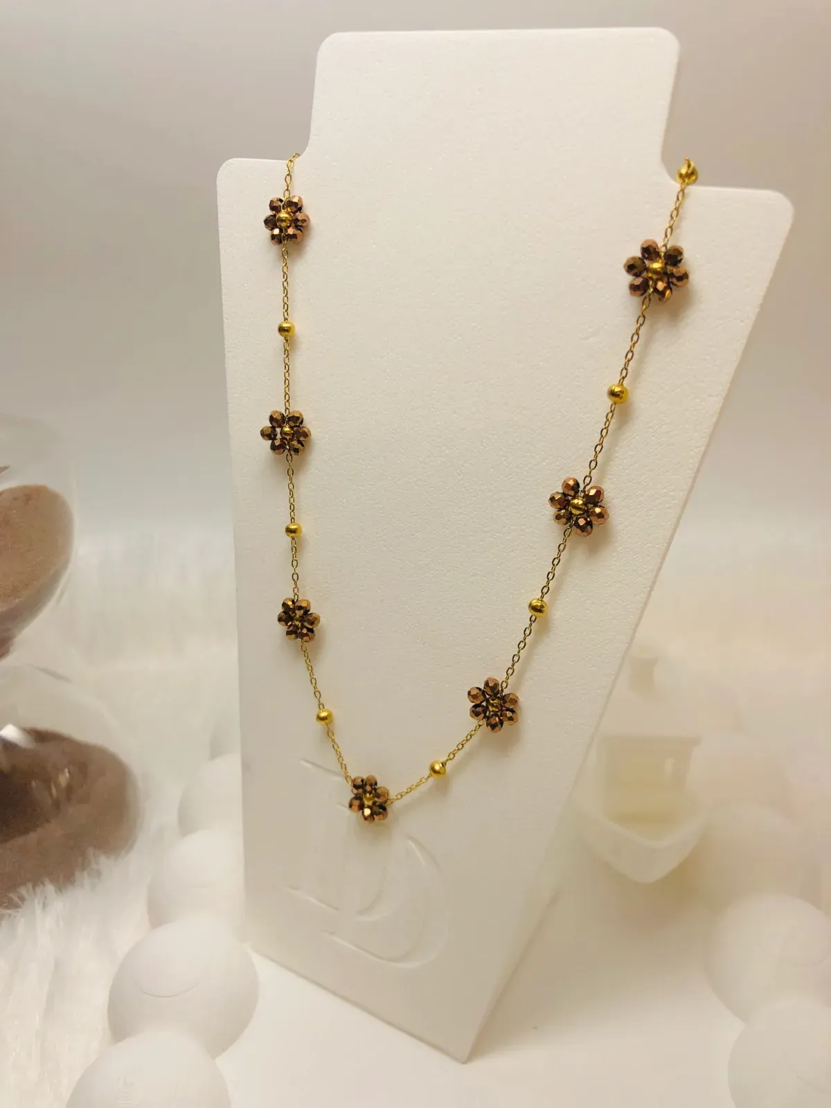Pearl flower necklace (brown) - Image 3