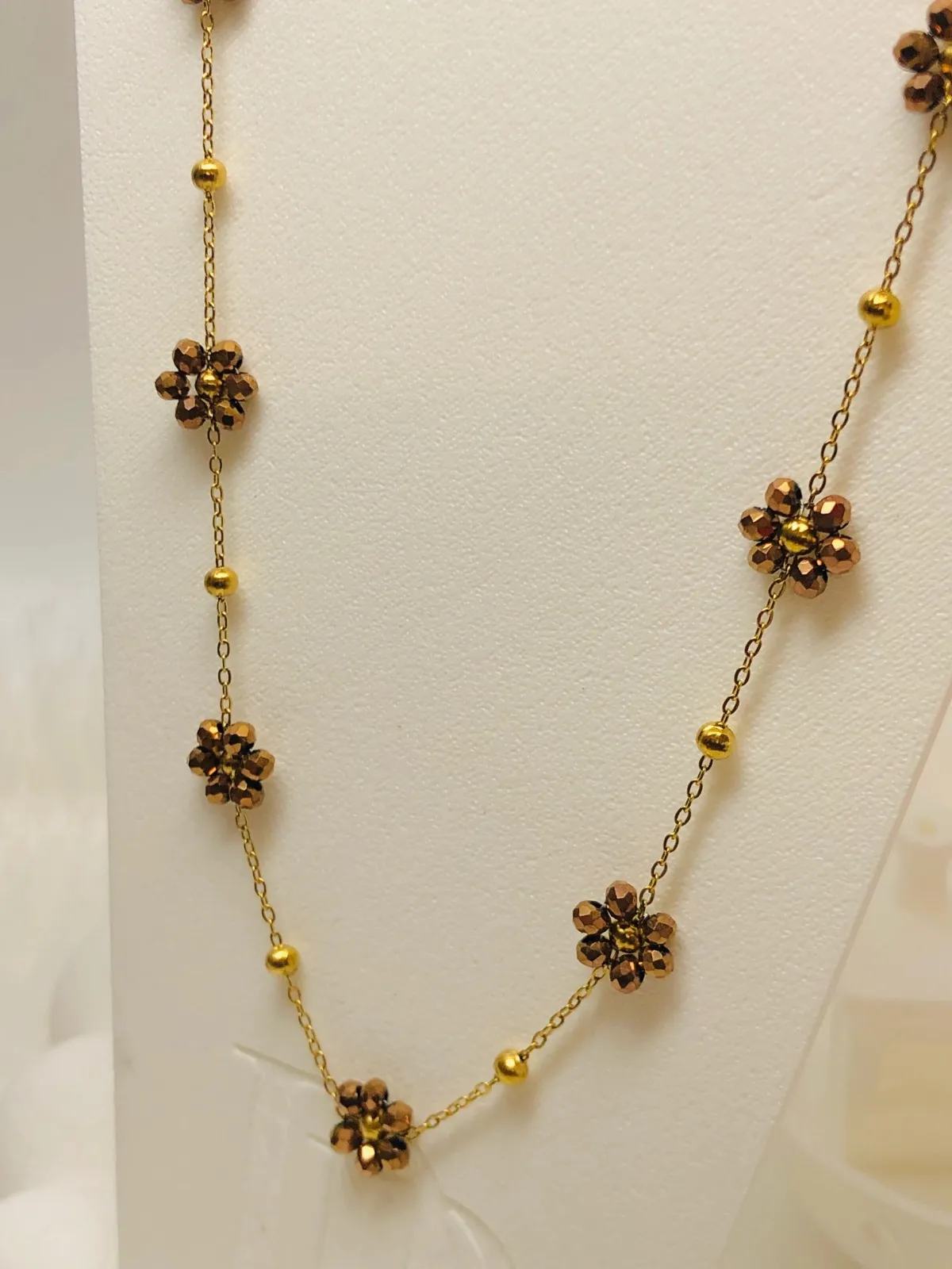 Pearl flower necklace (brown)