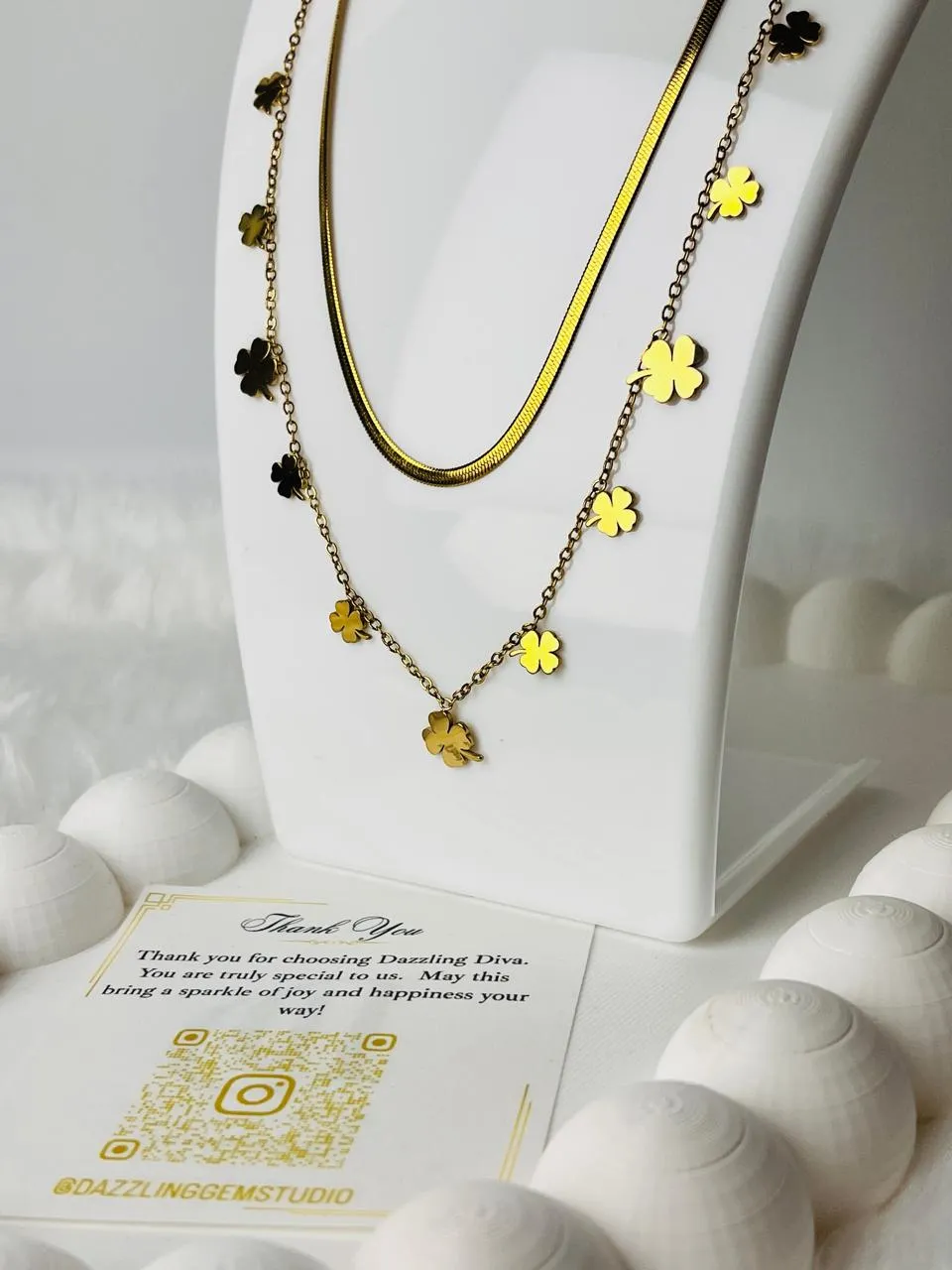 Double layer clover-snake chain