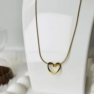 Hollow heart chain