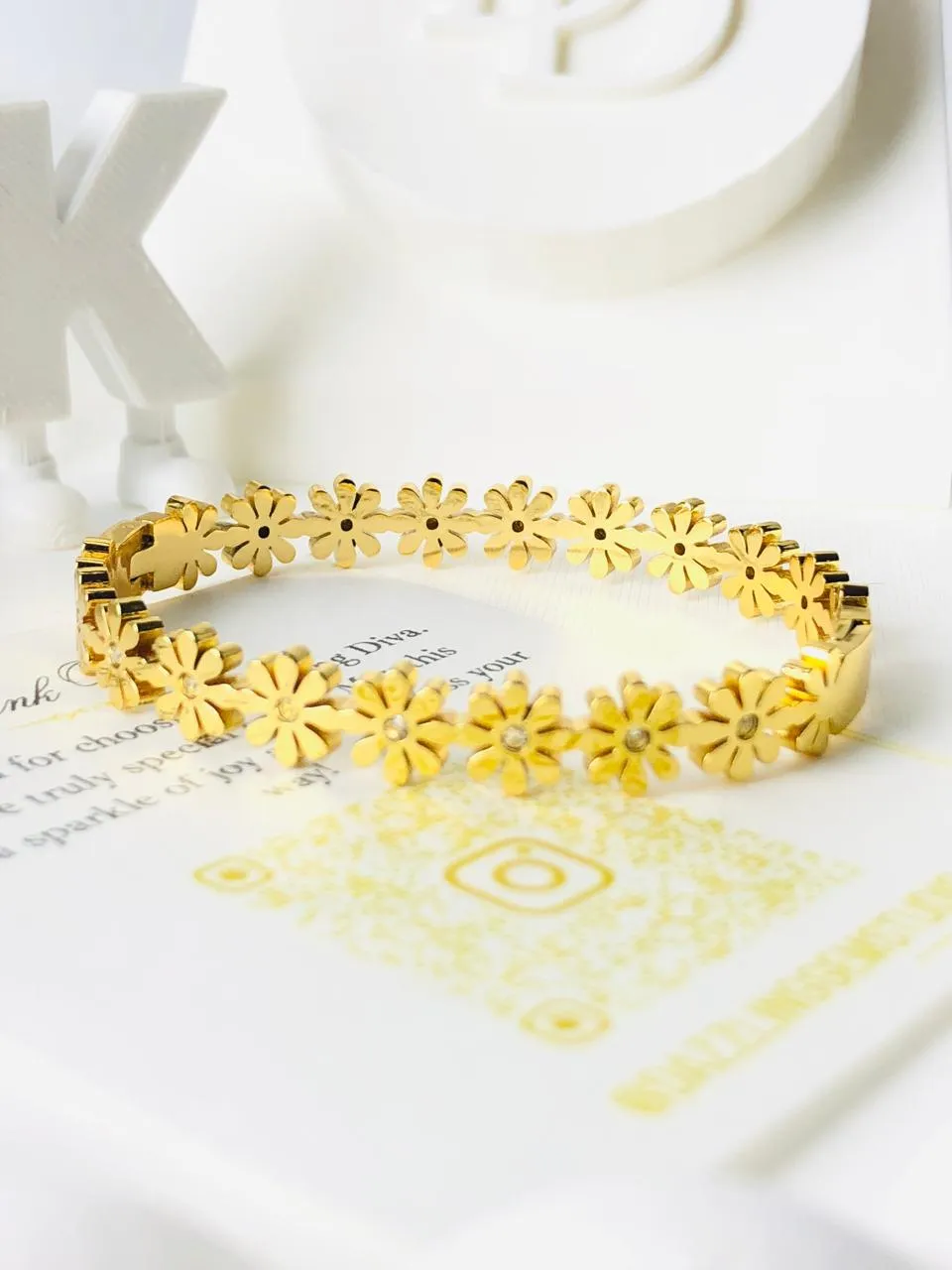 Floral family bangle. (kids)