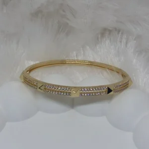 Kada middle stone