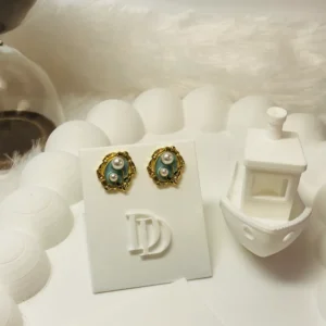 Enamel stud green